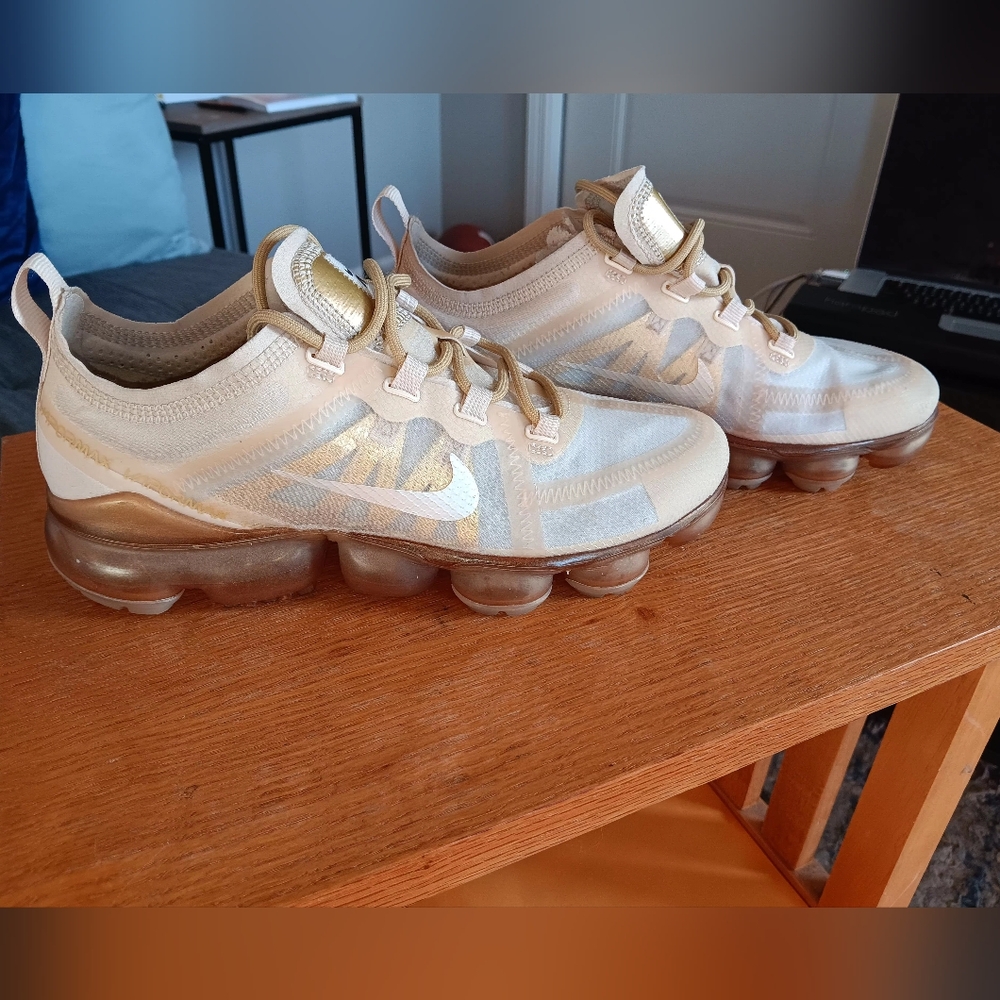 Nike Air VaporMax Flyknit Sneakers - Womens - 7.5 - Picture 7 of 7